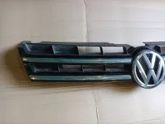 Решетка радиатора Volkswagen Touareg