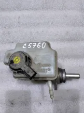 Главный тормозной цилиндр Volkswagen Jetta 6