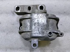 Опора двигателя Volkswagen Jetta 6