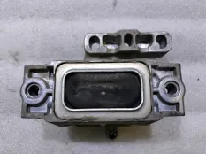 Опора двигателя Volkswagen Jetta 6