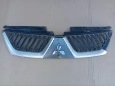 Решетка радиатора Mitsubishi Outlander XL