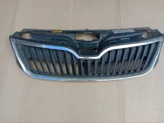 Решетка радиатора Skoda Rapid
