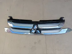 Решетка радиатора Mitsubishi Outlander 3