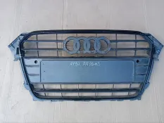 Решетка радиатора Audi A4