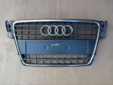 Решетка радиатора Audi A4