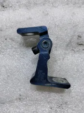 Петля двери верхняя Volkswagen Jetta 6