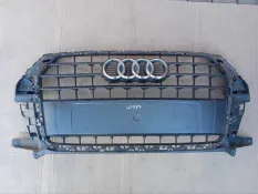 Решетка радиатора Audi Q3