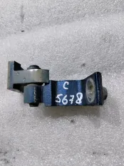 Петля двери нижняя Volkswagen Jetta 6