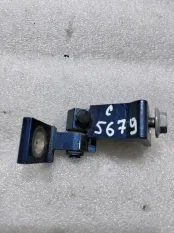 Петля двери верхняя Volkswagen Jetta 6