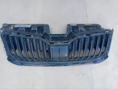 Решетка радиатора Skoda Octavia A7