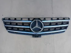 Решетка радиатора Mercedes-Benz ML
