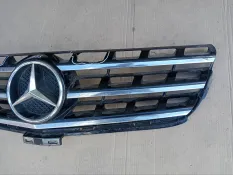 Решетка радиатора Mercedes-Benz ML