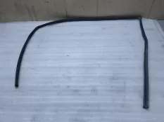 Уплотнительная резинка стекла Toyota Camry XV40