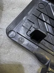 Накладка под ногу водителя Skoda Octavia A7
