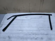 Уплотнитель стекла двери Ford Focus 3