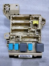 Блок предохранителей салонный Toyota Camry XV40