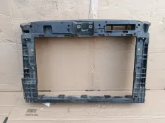 Рамка радиатора Volkswagen Polo