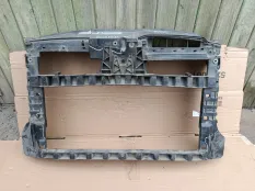 Рамка радиатора Volkswagen Golf 6