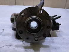 Кулак поворотный Volkswagen Jetta 6