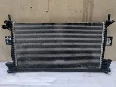 Радиатор охлаждения двигателя Ford Focus 3