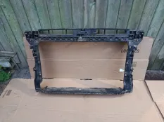 Рамка радиатора Skoda Superb 3