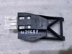 Кронштейн замка двери Ford Focus 3