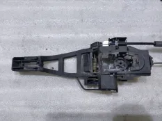 Кронштейн замка двери Ford Focus 3