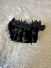 Кронштейн бампера левый Kia Cerato