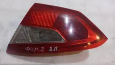 Фонарь в крышку багажника Ford Focus
