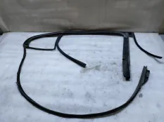 Уплотнитель двери RENAULT Fluence