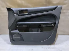 Обшивка двери Ford Focus