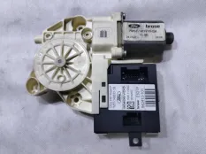 Моторчик стеклоподъемника Ford Focus