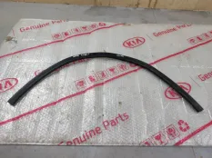 уплотнитель капота Porsche Cayenne