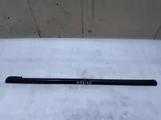 Уплотнитель стекла двери Ford Focus