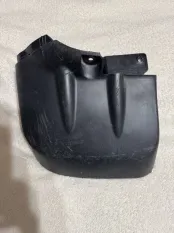 Брызговик задний левый Mitsubishi L200