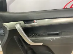 Дверь передняя правая KIA SORENTO XM D4HB 2011г