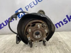 Кулак поворотный задний правый Mitsubishi Pajero