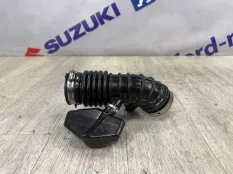 Патрубок воздушного фильтра левый INFINITI G37