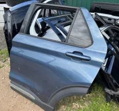 Дверь задняя левая  Ford Ex 135946