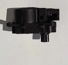 Моторчик заслонки отопителя Chevrolet Camar 104125