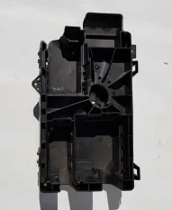 Кронштейн блока предохранителей Chevrolet C 104024