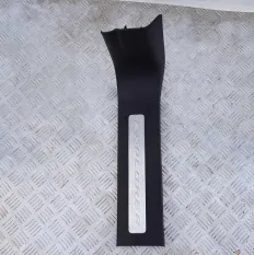 Накладка порога внутренняя передняя левая F 105436