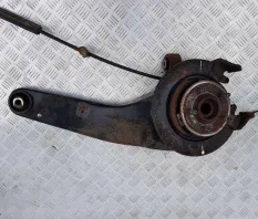 Кулак  задний левый Ford Explorer 106057