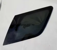 Стекло задней форточки правое Ford Explorer 105600