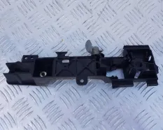 Кронштейн ручки двери правой Ford Explorer  106676