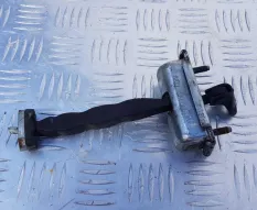 Ограничитель двери задней Ford Explorer 5 B 106688
