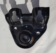 Кронштейн подрамника левый Ford Explorer 5  106709