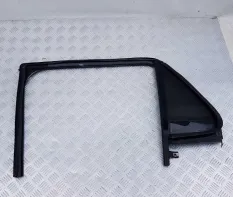 Стекло/Форточка двери задней левой с уплотн 106944