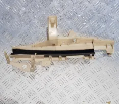 Кронштейн замка двери передней правой Ford  106674