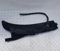 Планка/Жабо под лобовое стекло правая Ford  108316